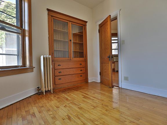 3rd image of 1405 N Wicker Park Ave #3