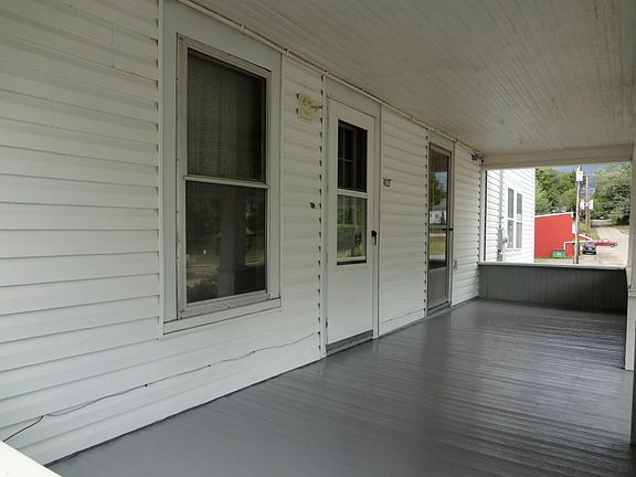 4th image of 3990 Circle Dr