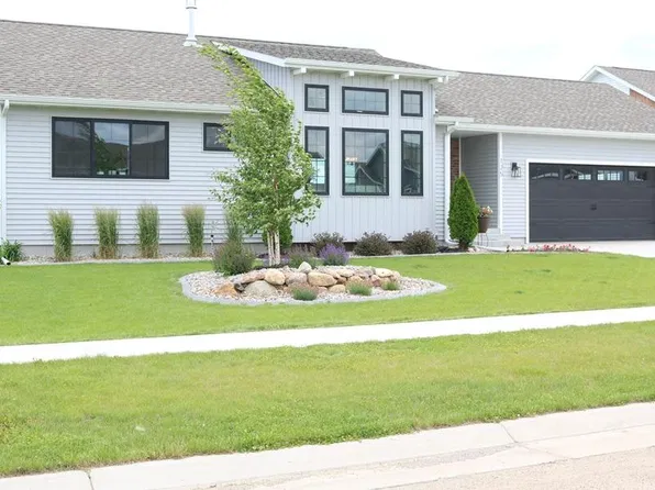 125 Craig Ct, Brookings, SD 57006