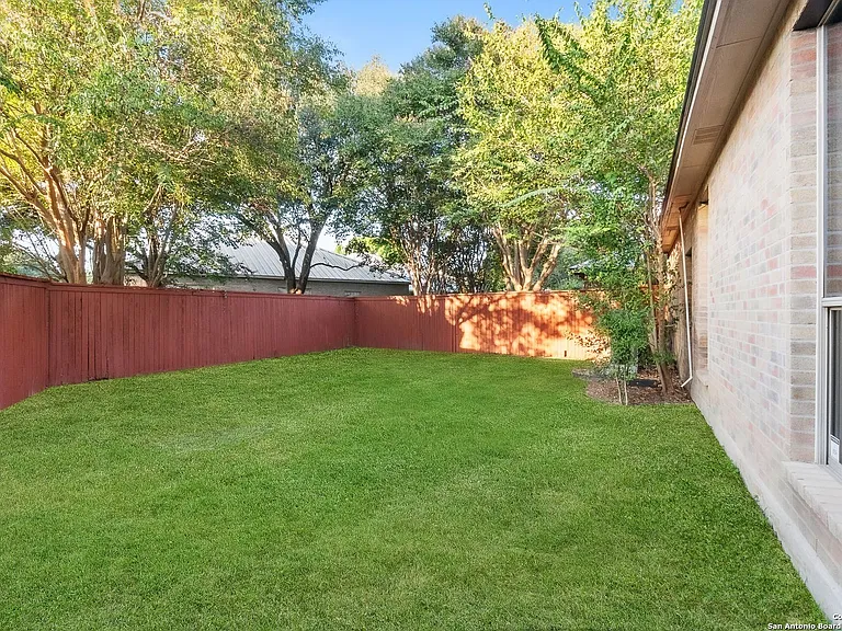 111 Westwood Way — Photo 36