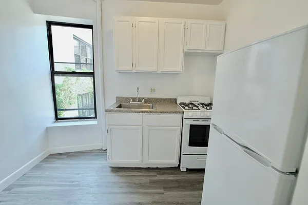 Rented by KYLM, LLC | media 24