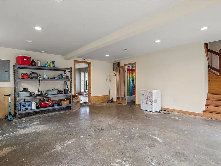 9009 Lazy Ln — Photo 22
