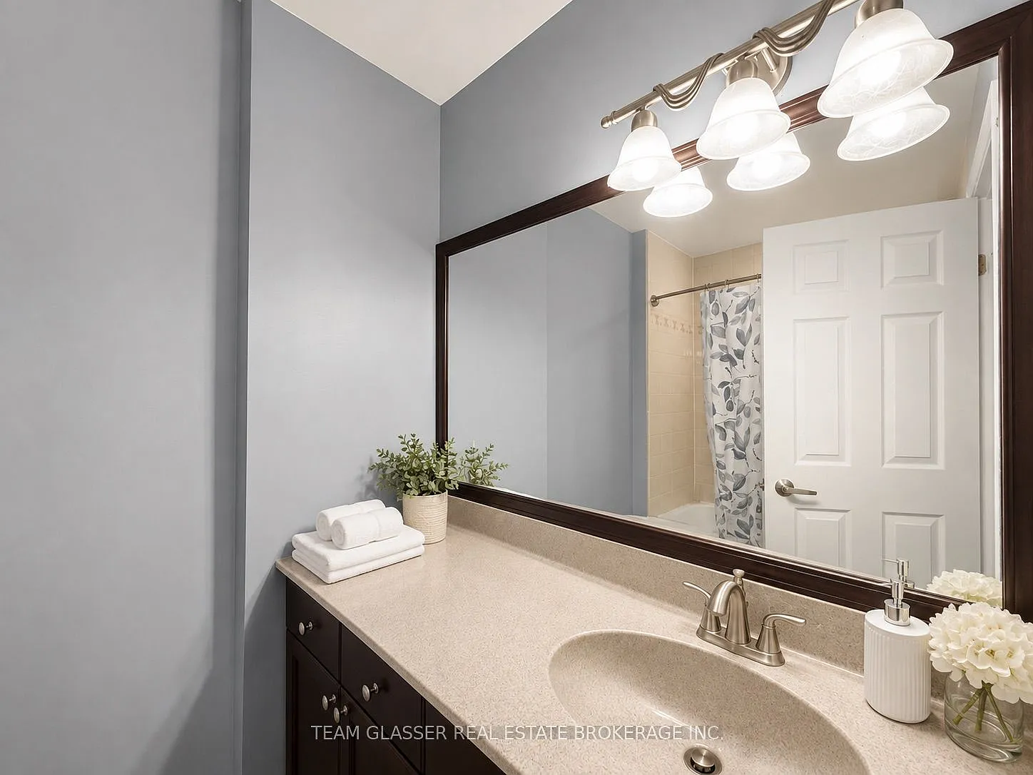 3 bed, $2,990 — Photo 3