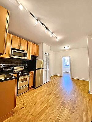 4th image of 173 Sullivan St APT 5D