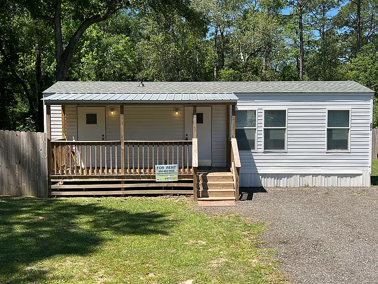 201 Rocky Ave — Photo 1