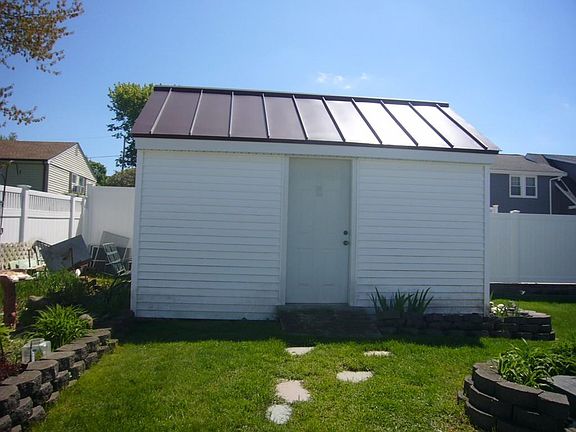 5th image of 10 Edythe Ln