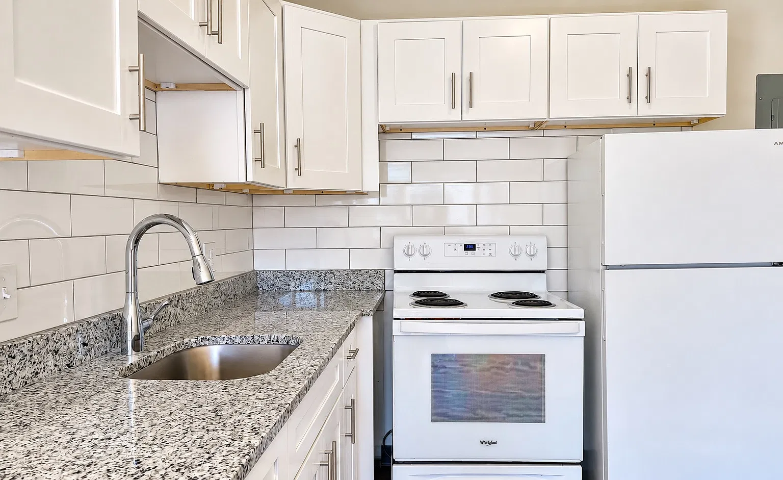 27 Carey Ave — Photo 3