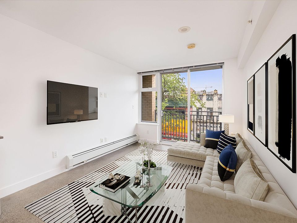 1st image of 231 E Pender St #305