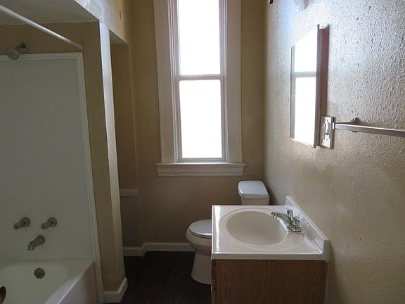 4th image of 2310 McLaran Ave