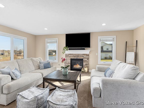 2nd image of 5747 Duncan Cove Ln SE