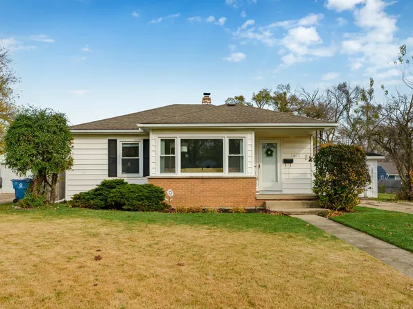 1012 Avondale Dr, Kalamazoo, MI 49048