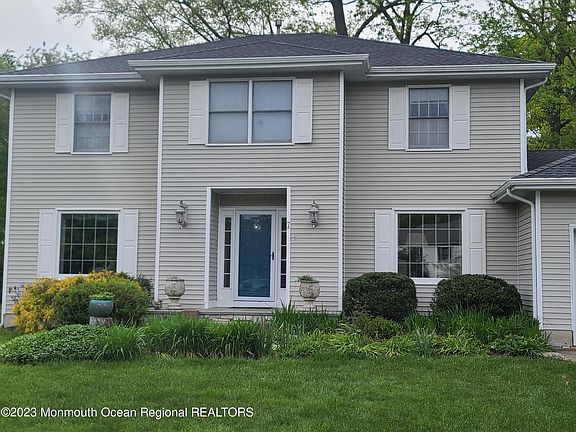 2nd image of 7 Marie Elaine Ct