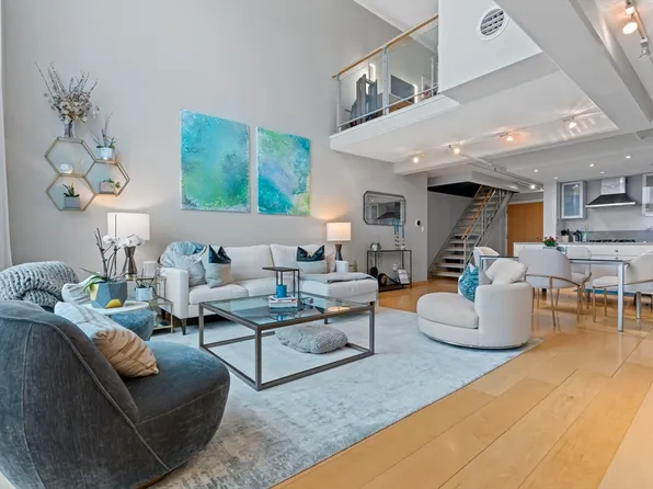 25 Channel Center St Unit 212, Boston, MA 02210