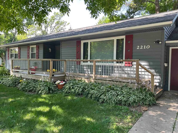 2210 Boston Ave, Spirit Lake, IA 51360