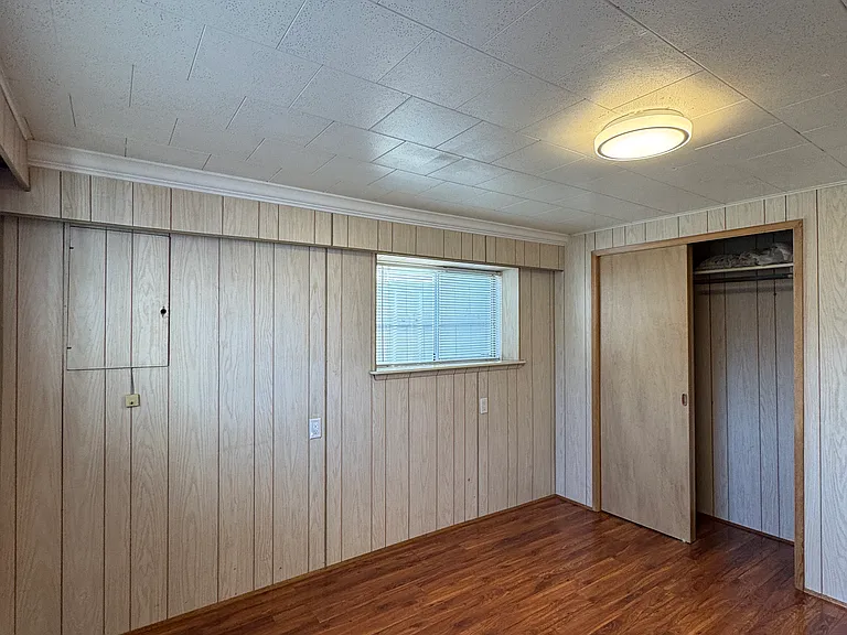 2642 Waverley Ave #BASEMENT — Photo 6