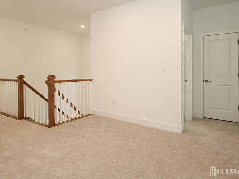 71 Veterans Way — Photo 25