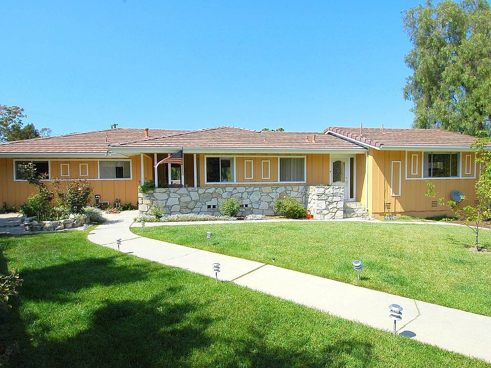 3 Pinto Lane - Single level equestrian property