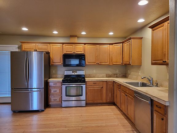 5th image of 476 Marino Dr N