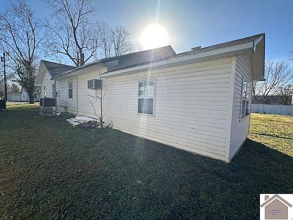 5th image of 306 Wood St