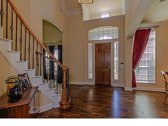 3rd image of 2104 Savannah Dr