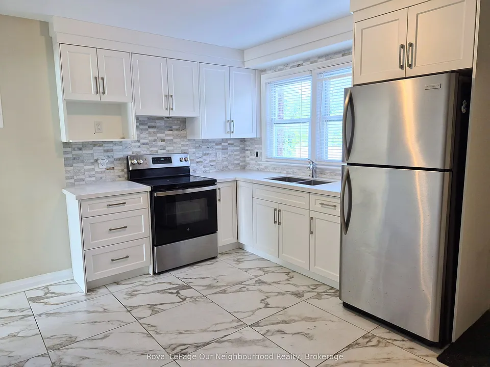 855 Simcoe St N #2