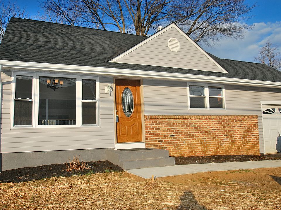 GREAT CURB APPEAL