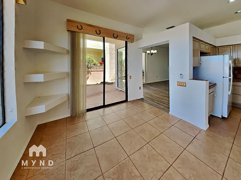 1606 W Calle Del Ducado — Photo 6