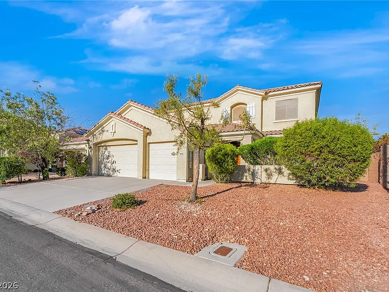10570 Eagle Nest St — Photo 2