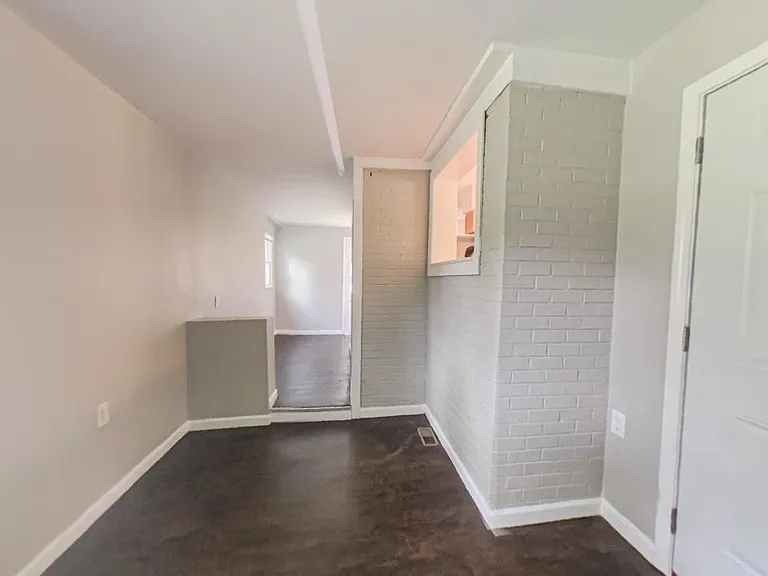 1811 Woodmere Dr — Photo 6