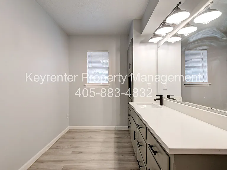 1309 Crown Point Ave #4 — Photo 23
