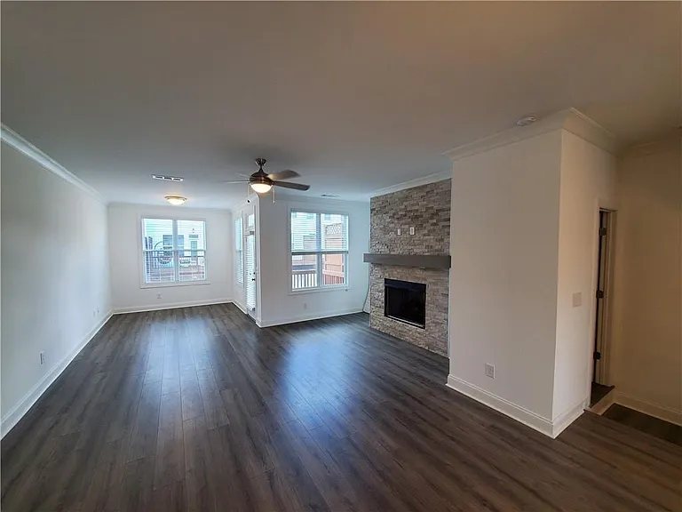 3220 Bennett Creek Ln — Photo 2