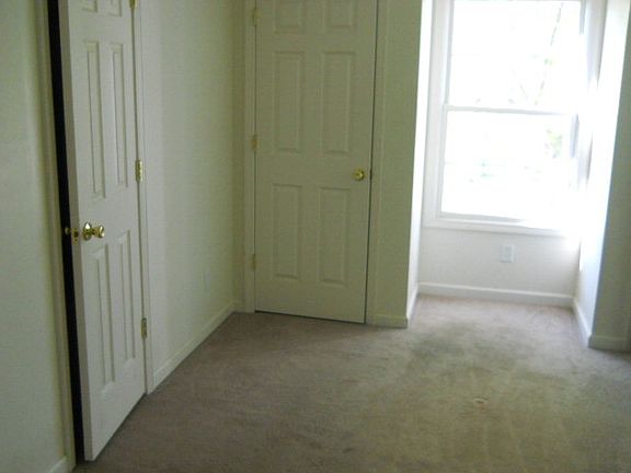 2nd image of 423 E 5th St