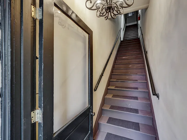 128 E Broad St #B — Photo 6