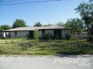 221 E 20th St, Coleman, TX 76834