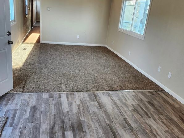 215 9th St SW, Watertown, SD 57201