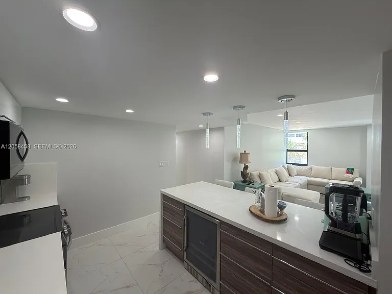 1800 Collins Ave #3H — Photo 3