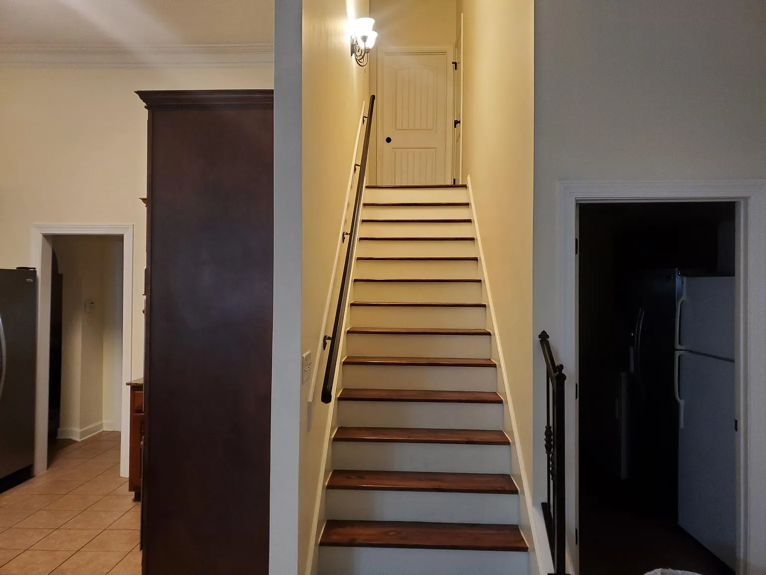 4 bed, 3.5 bath, 3200 sqft, $3,000 — Photo 4