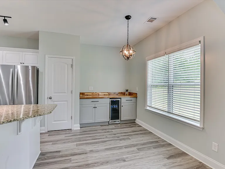 183 Williston Rd — Photo 30