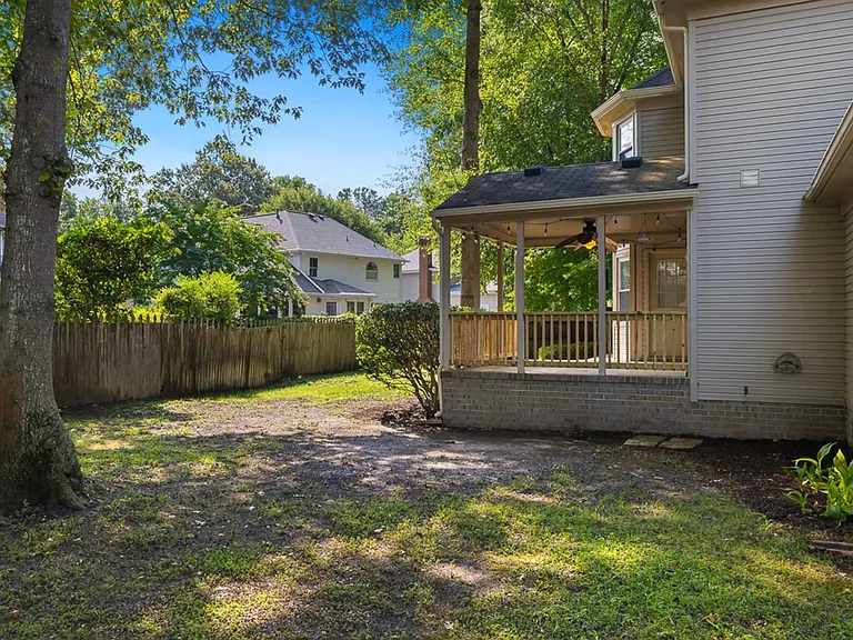 501 Asbury Ct — Photo 42