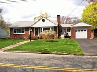 106 Mishawum Rd, Woburn, MA 01801