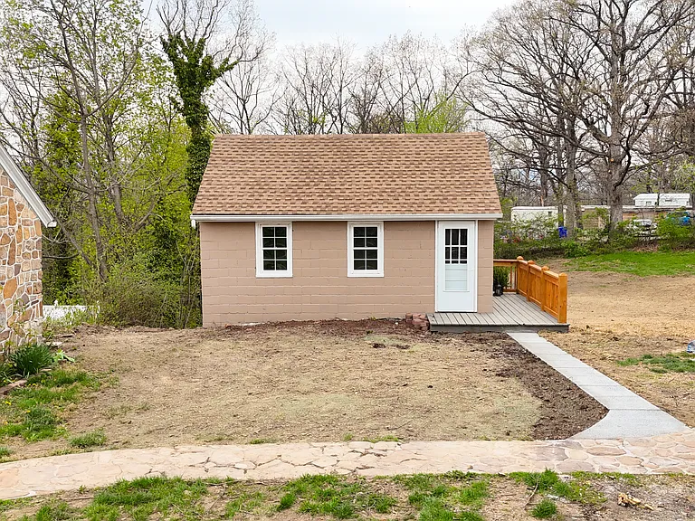 6373 Lincoln Way W — Photo 2