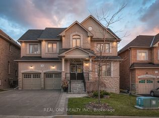 998 Wilbur Pipher Cir, Newmarket, ON L3X 0G5