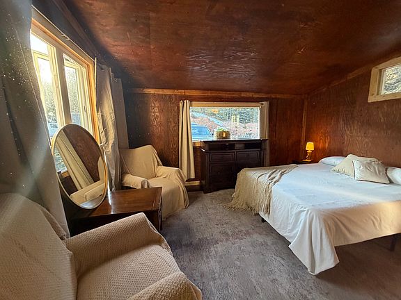 5th image of 253 Anderson Rd #E