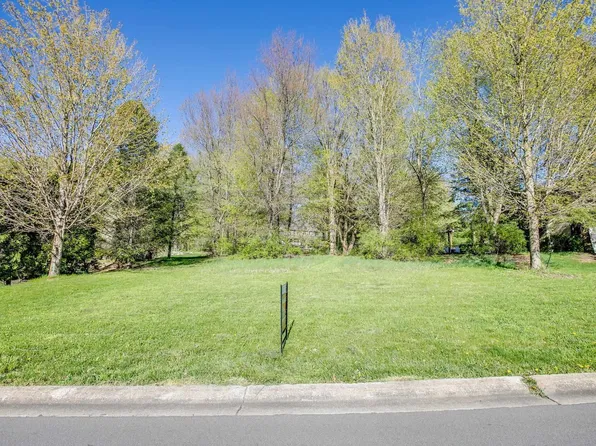 55822 Nature View Dr, New Carlisle, IN 46552