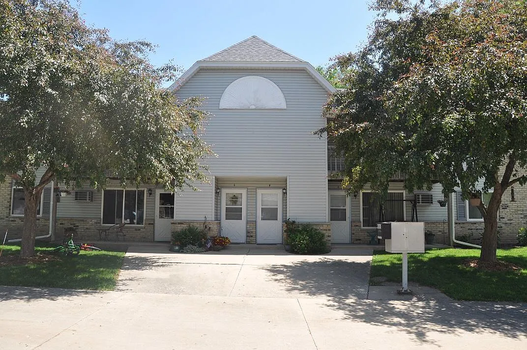 26532 Lilac Ln photo 1