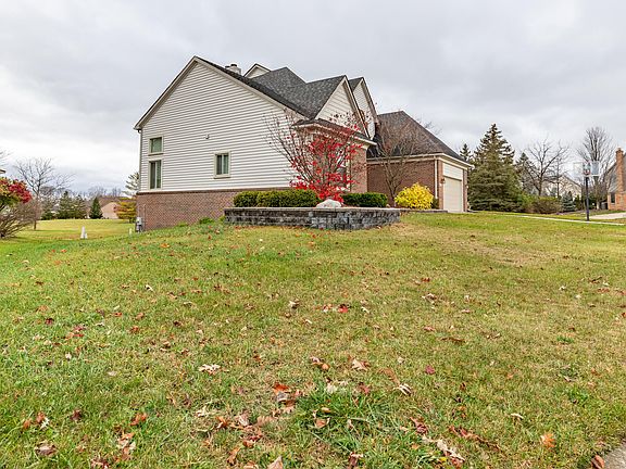 3rd image of 22493 Fuller Dr