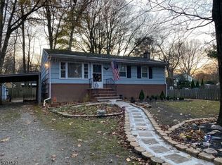 23 Evergreen Rd, Hewitt, NJ 07421
