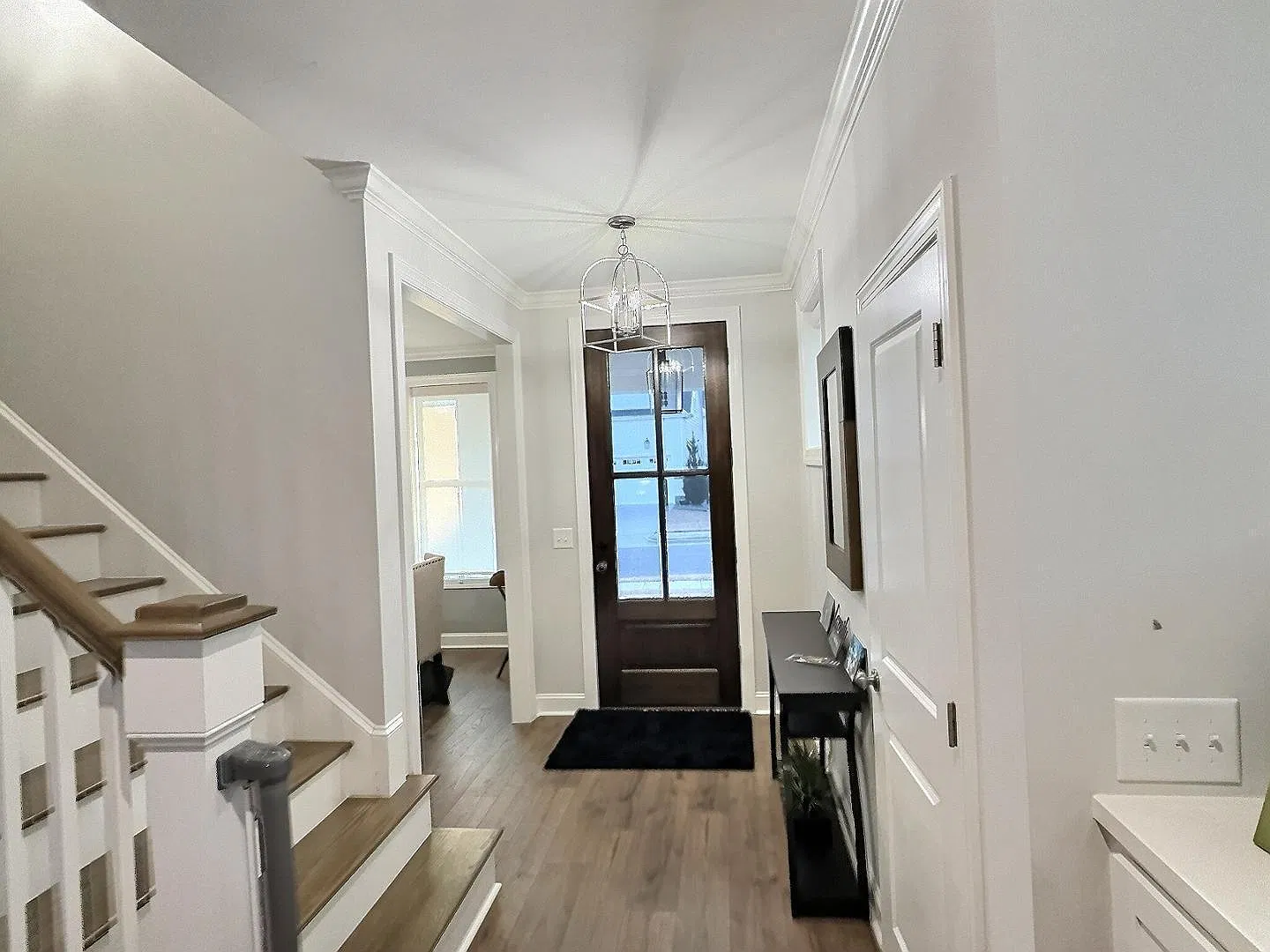 4 bed, 3.0 bath, 2624 sqft, $3,350 — Photo 4