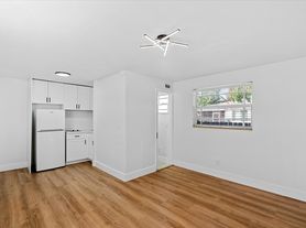 1607 Hayes St, Hollywood, FL