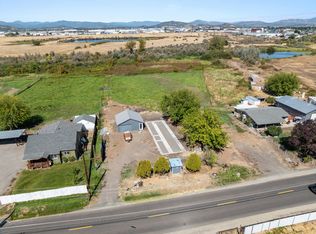 1729 E Gregory Rd, Central Point, OR 97502